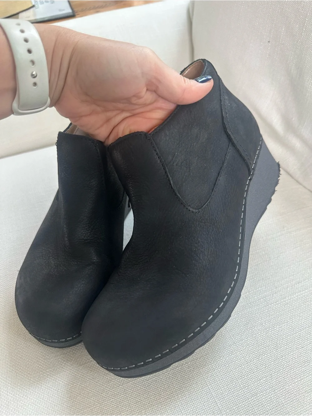 Dansko Women’s Size 39 (8.5-9) Black Leather Wedge Ankle Boots Side Zip